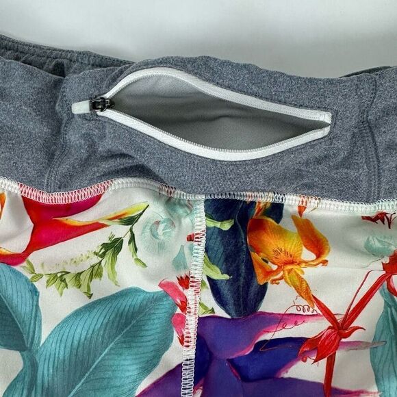 Athleta Womens Tropical Lilies Ready Set Go Shorts size Small - Picture 6 of 10